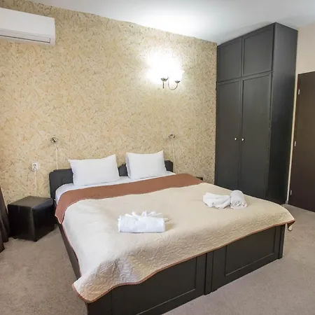 Park Ivailo Hotel *